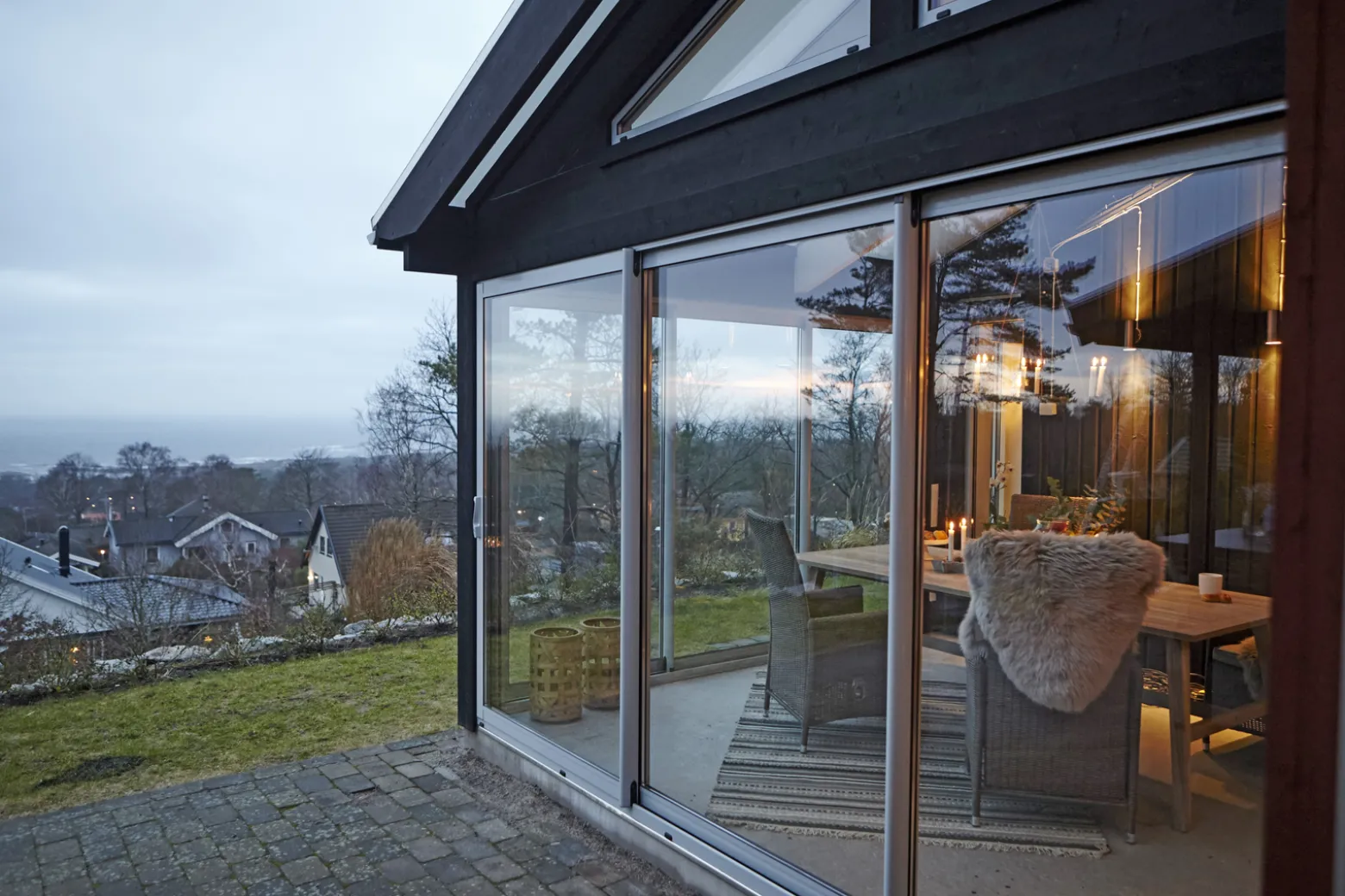 WG 80 Fast glassvegg med ventilasjonsvindu